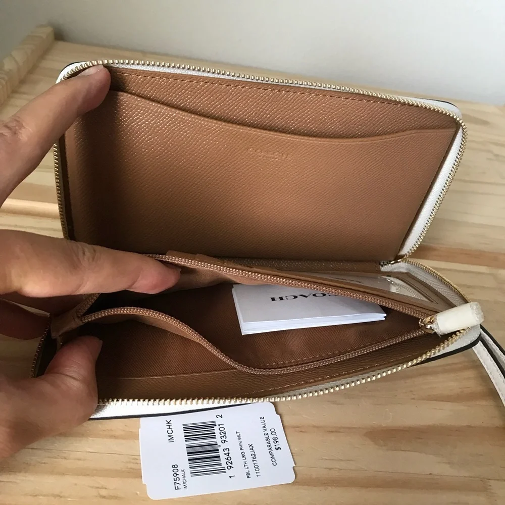 Coach Wallet🎈🎈 - Picture 5 of 6